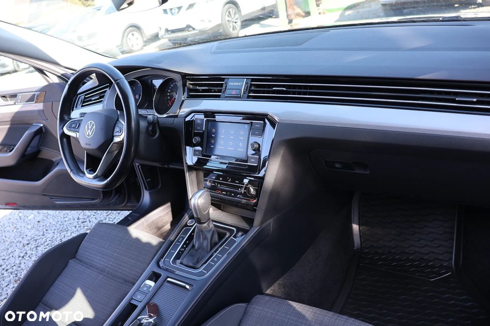 Volkswagen Passat Variant 2.0 TDI EVO Elegance DSG - 13