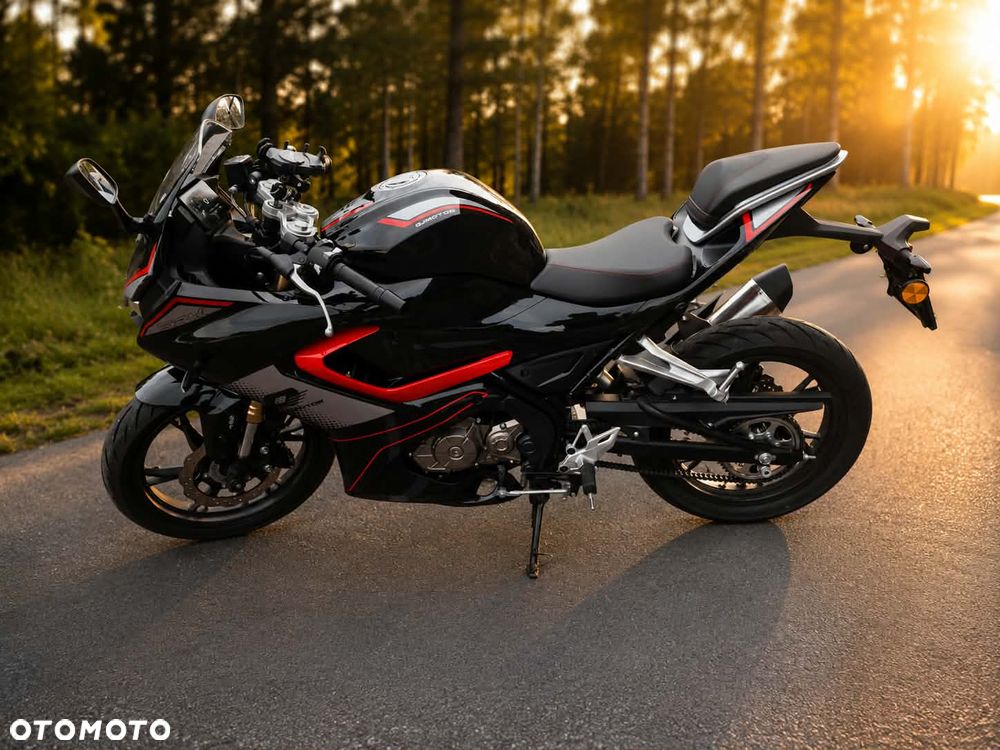 QJMOTOR SRK 125R - 4