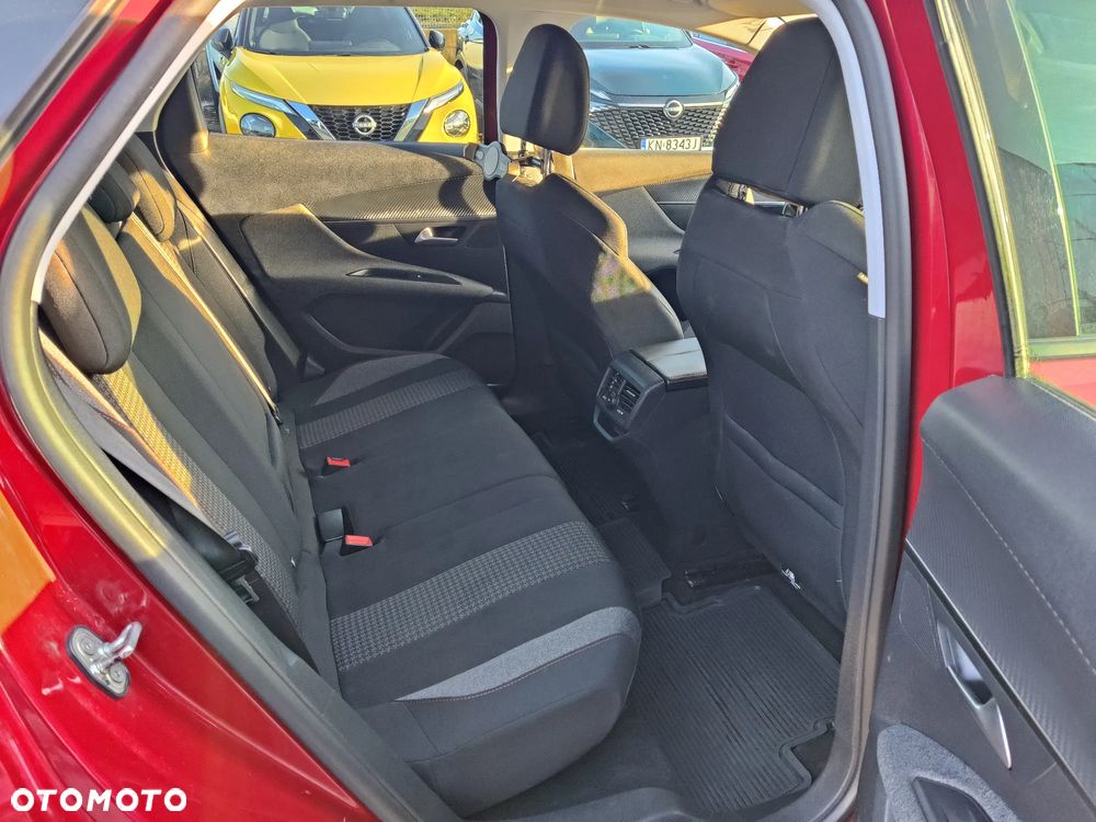 Peugeot 3008 1.6 BlueHDi Allure S&S EAT6 - 17