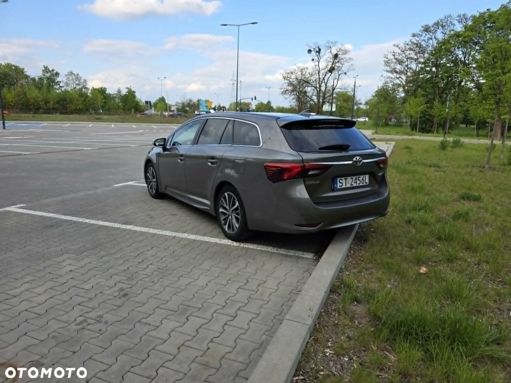 Toyota Avensis 1.8 Prestige MS - 3