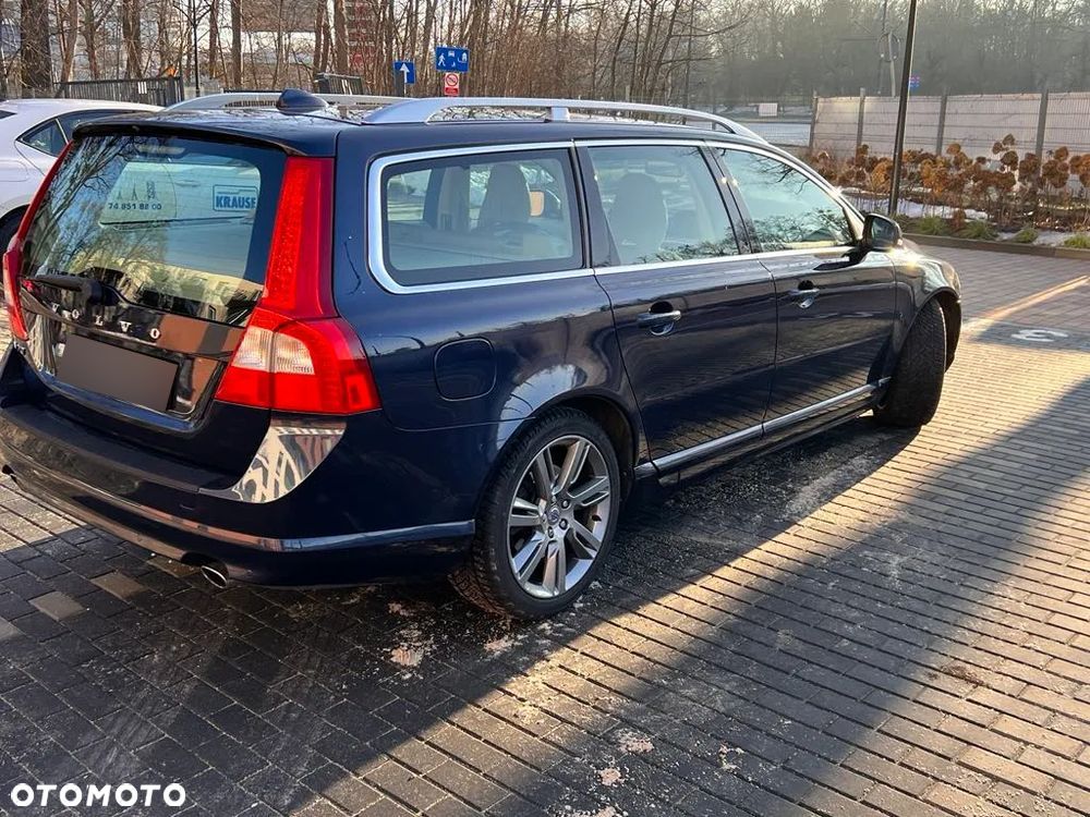 Volvo V70 D5 AWD Summum - 11