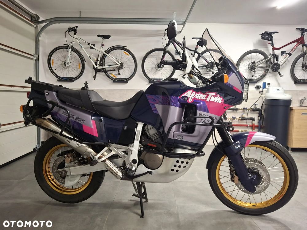 Honda XRV