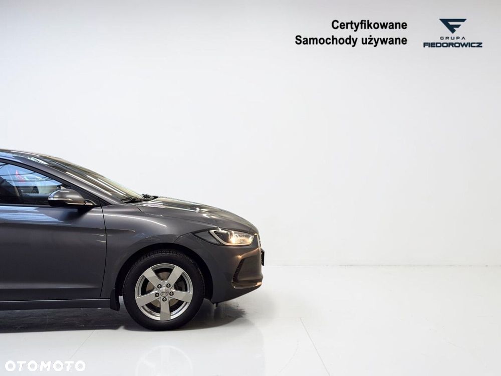 Hyundai Elantra 1.6 Classic Plus - 10
