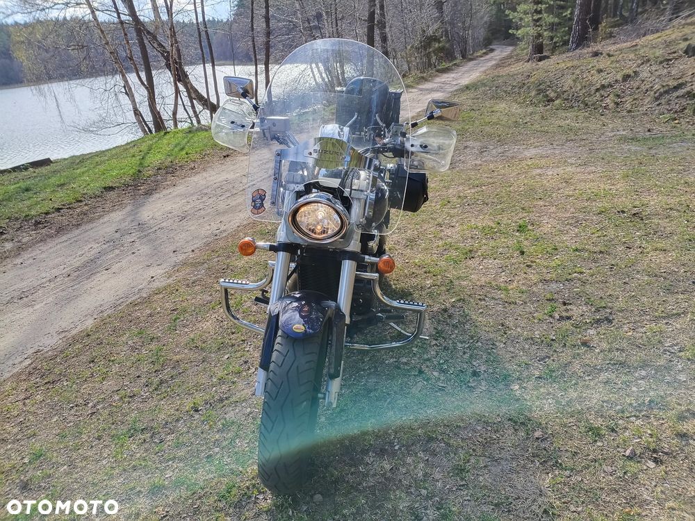 Suzuki Intruder - 3