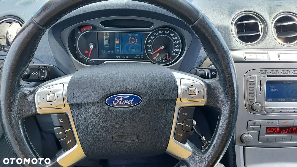 Ford S-Max - 12