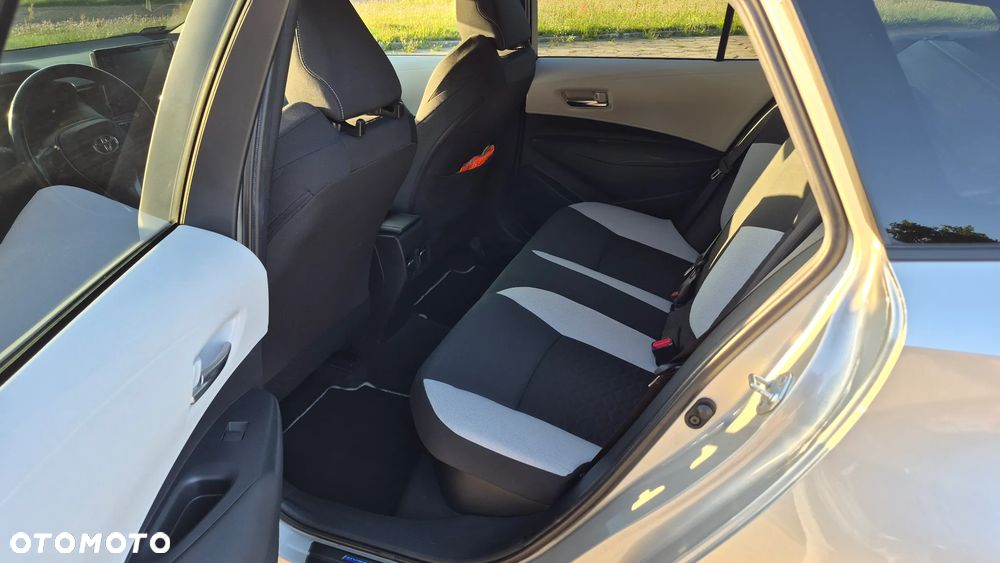 Toyota Corolla 2.0 Hybrid Comfort - 11