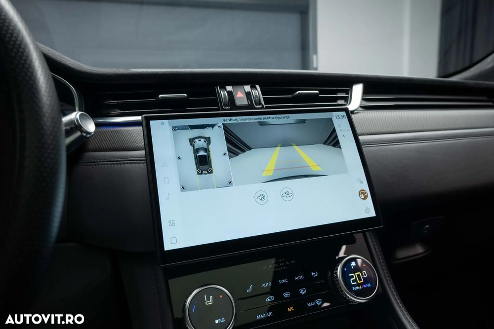 Jaguar F-Pace P550 AWD SVR - 21