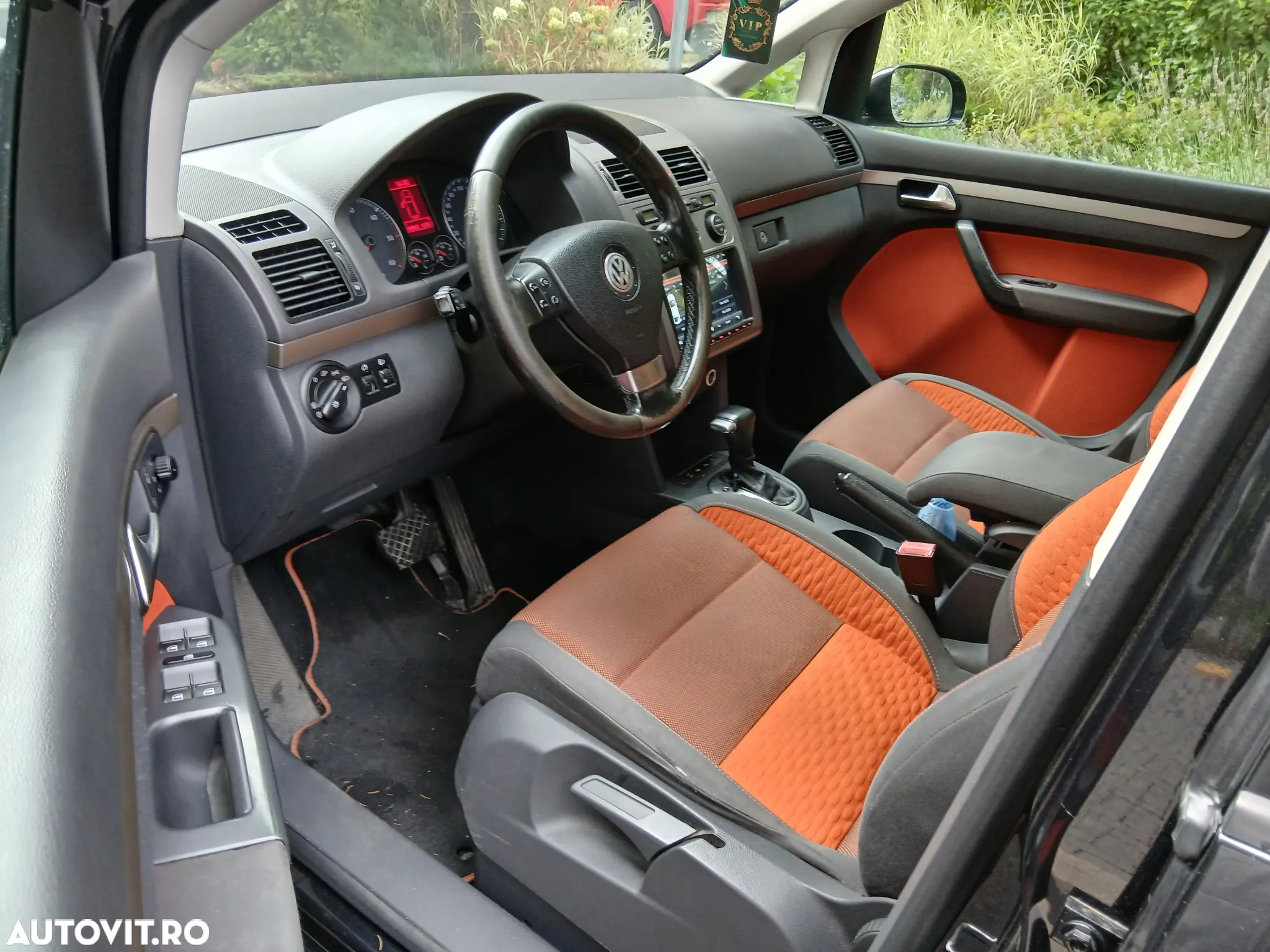Volkswagen Touran 2.0 TDI DPF DSG Cross - 5