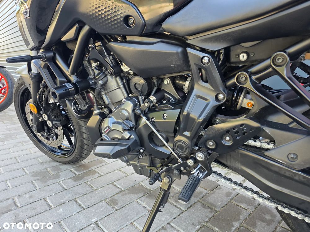 Yamaha MT - 8