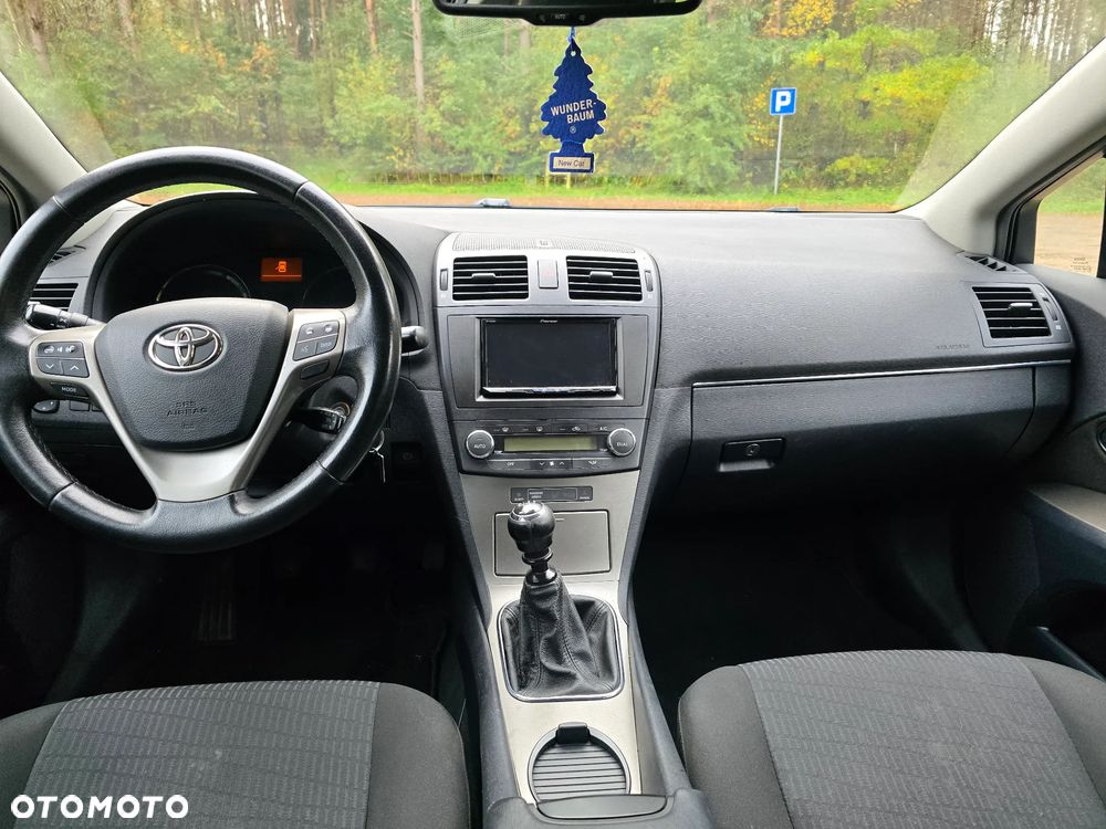 Toyota Avensis 2.0 D-4D - 14