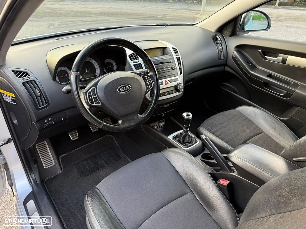 Kia Ceed S Coupé 1.6 CRDi EX - 8