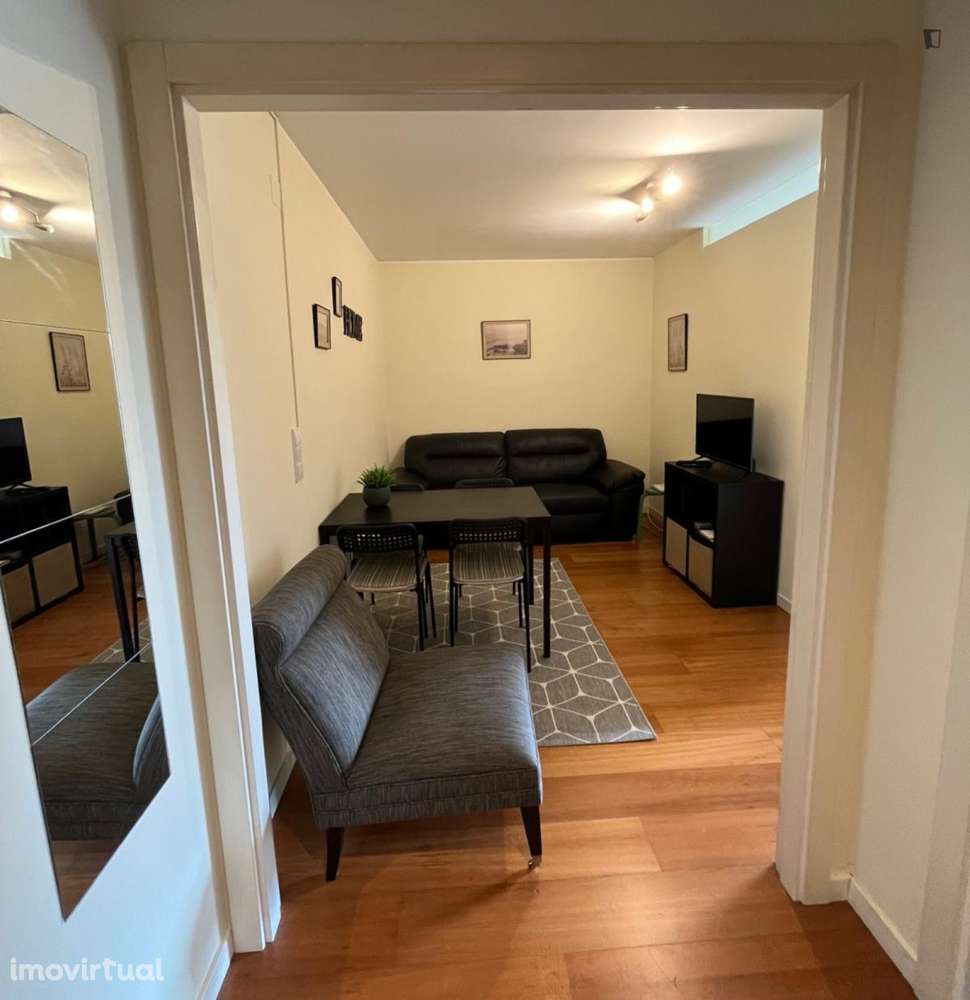 Quarto - localizado em Paranhos Porto - Grande imagem: 3/12