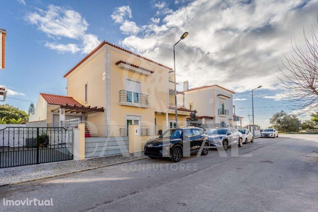 T4 Duplex com Sótão e Piscina na Atalaia - Grande imagem: 2/54