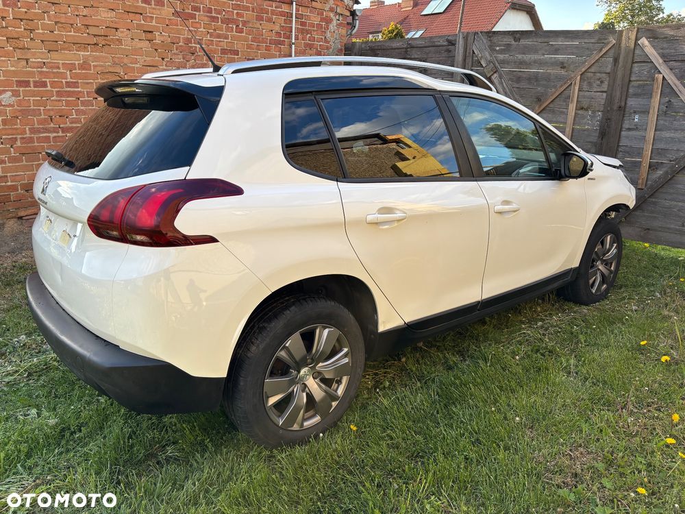 Peugeot 2008 1.6 BlueHDi Style - 4