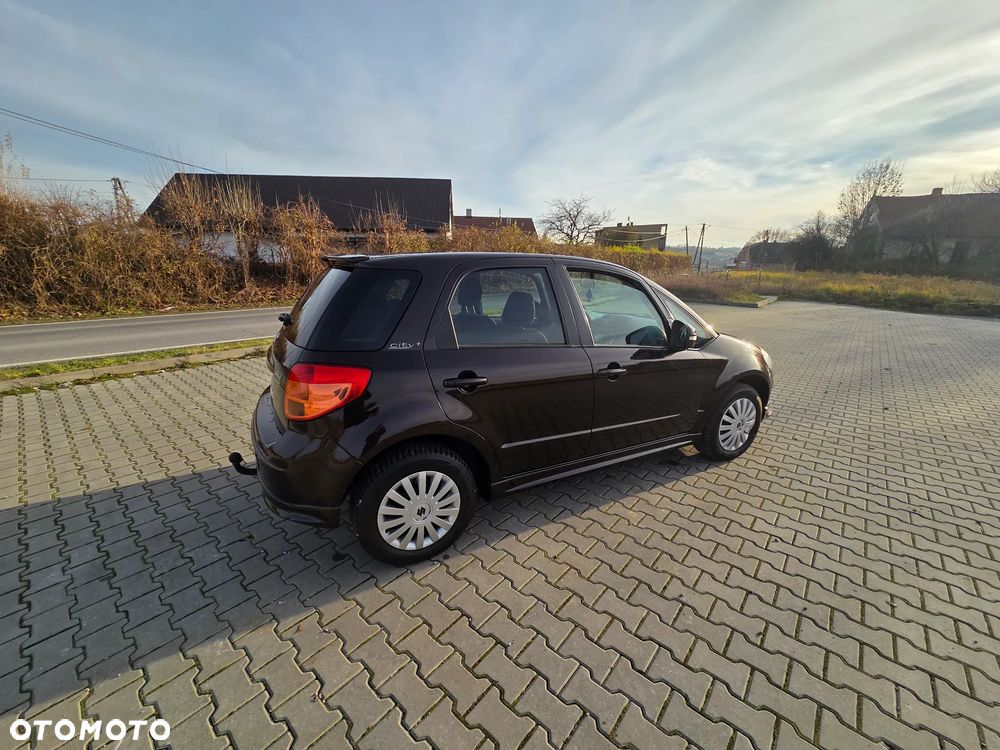 Suzuki SX4 - 4