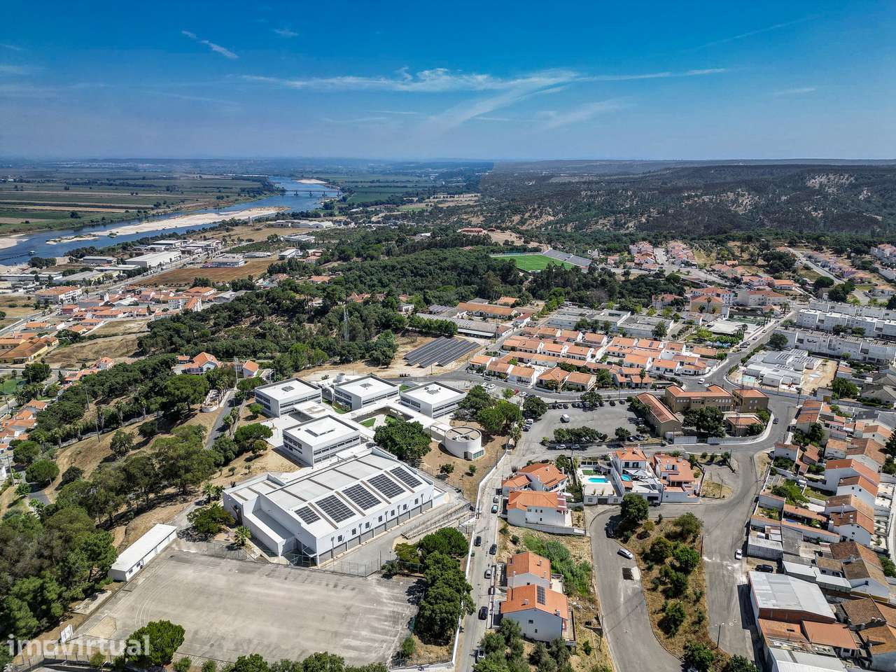 Terreno com Potencial para 2 Moradias Geminadas | Até 350 m² de Constr - Grande imagem: 2/9