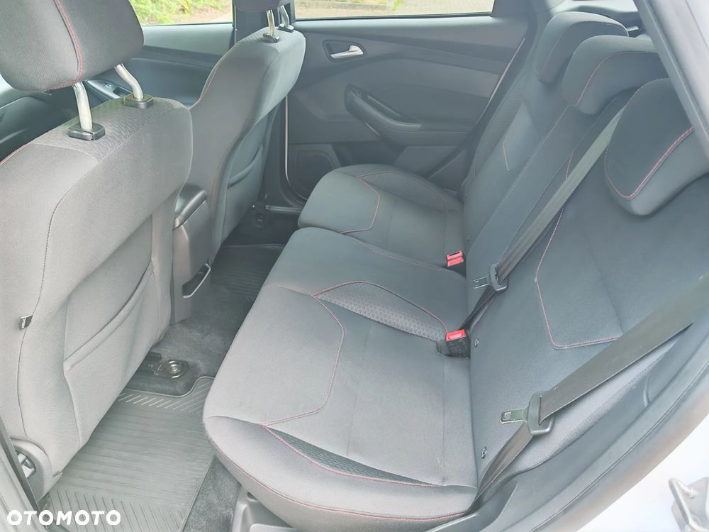 Ford Focus 1.5 EcoBoost ST-Line - 35