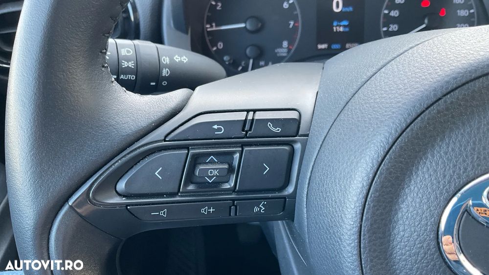 Toyota Yaris 1.5 L Dynamic - 25