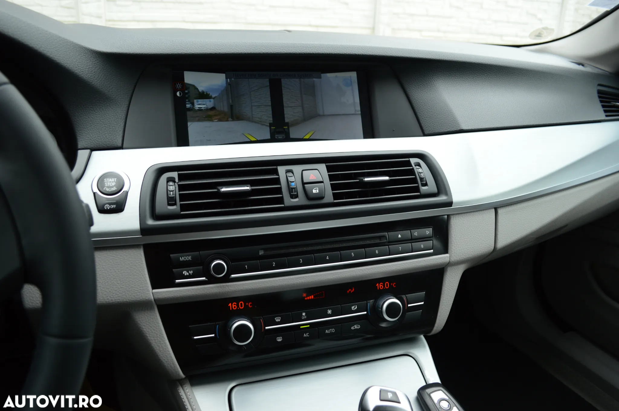 BMW Seria 5 525d xDrive Sport-Aut. - 33