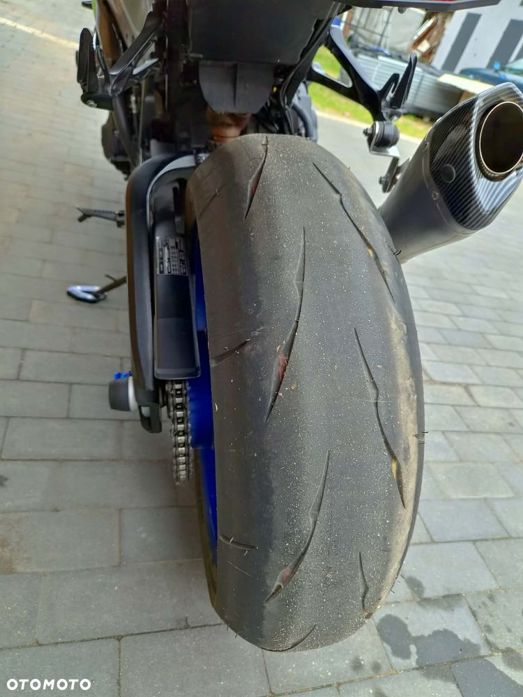 Suzuki GSX-R - 10