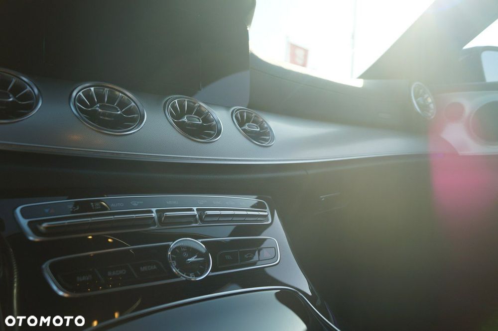 Mercedes-Benz Klasa E - 23