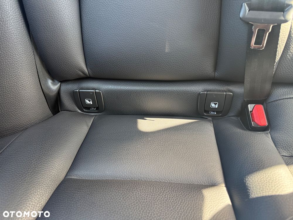 Volvo XC 60 B4 D AWD Momentum Pro - 22