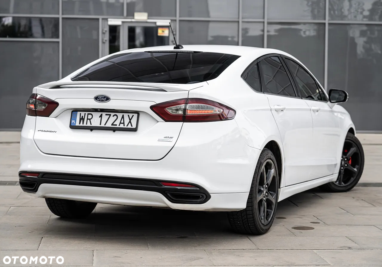 Ford Fusion - 12