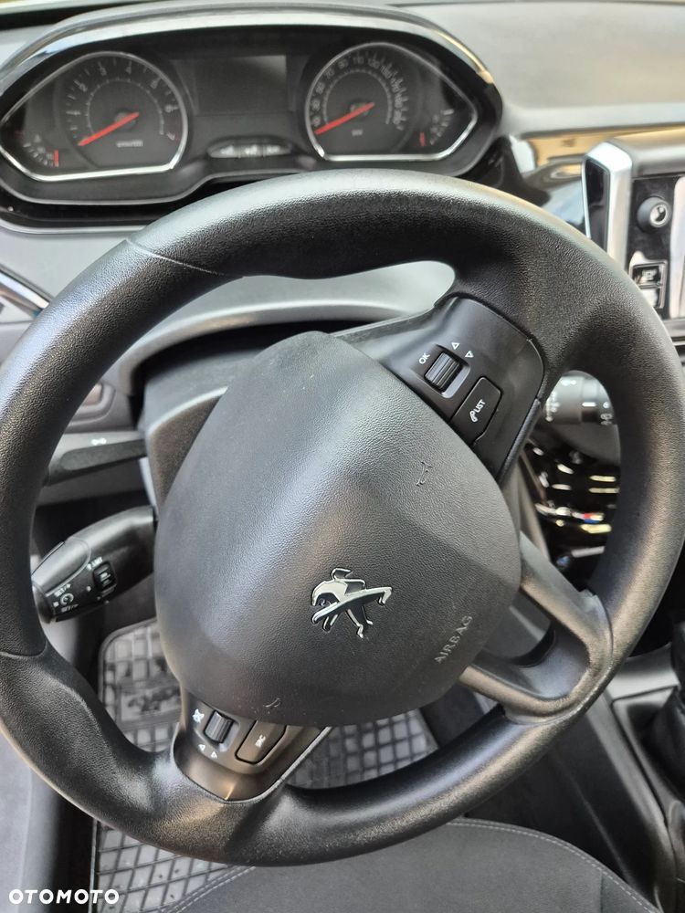 Peugeot 208 1.2 VTi Allure - 26