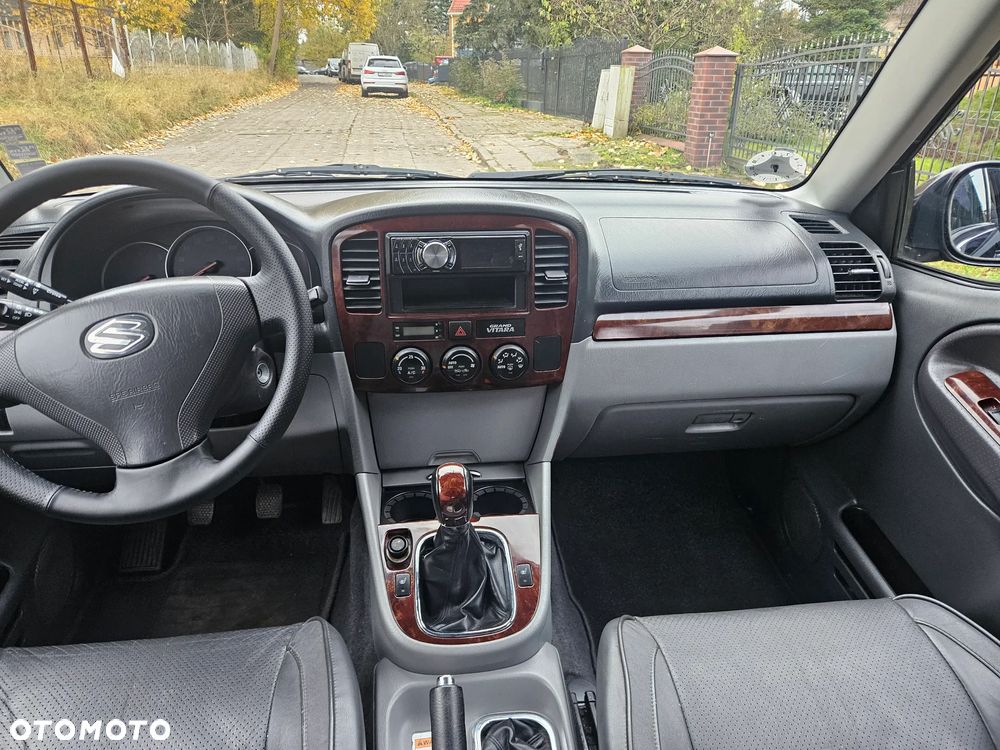 Suzuki Grand Vitara 2.0 - 11
