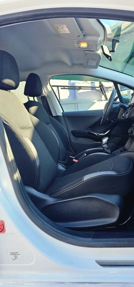 Peugeot 208 PureTech 82 Start & Stop Style - 9