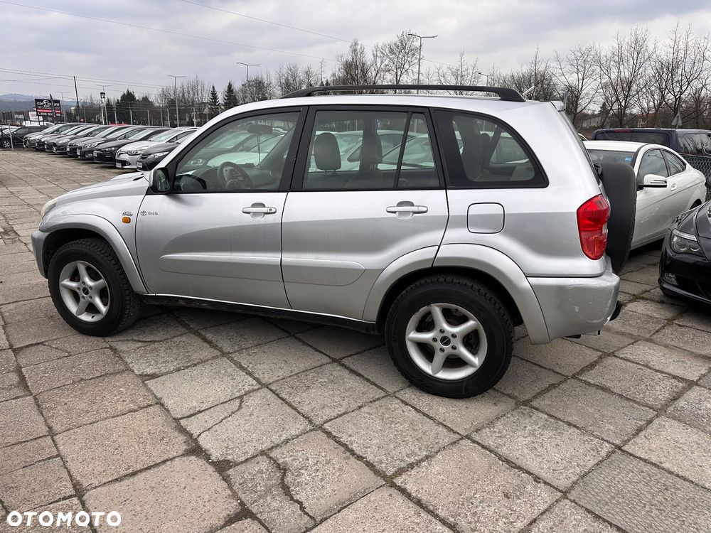 Toyota RAV4 2.0 D-4D 4x4 - 2
