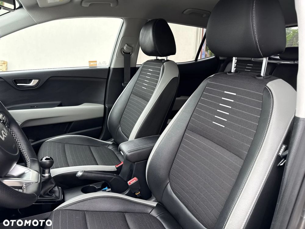 Kia Stonic 1.2 L Business Line - 12
