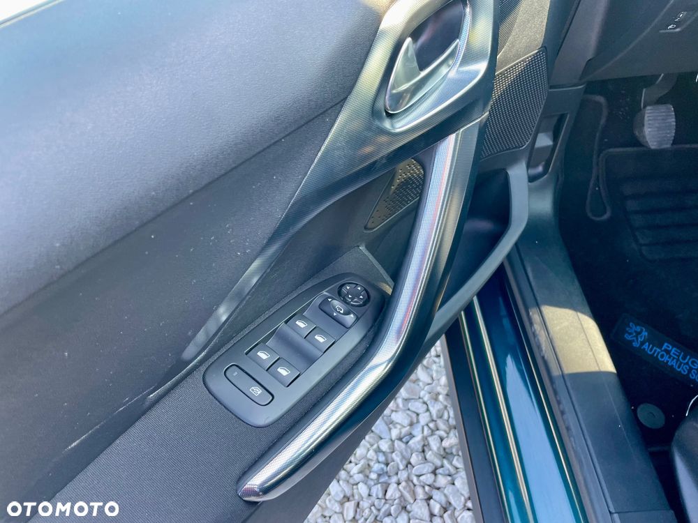 Peugeot 2008 PureTech 130 GPF Stop&Start Allure - 22