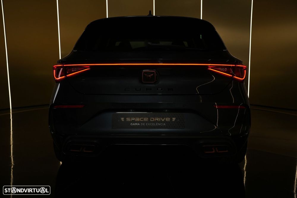 Cupra Leon 1.4 e-Hybrid MID DSG - 20