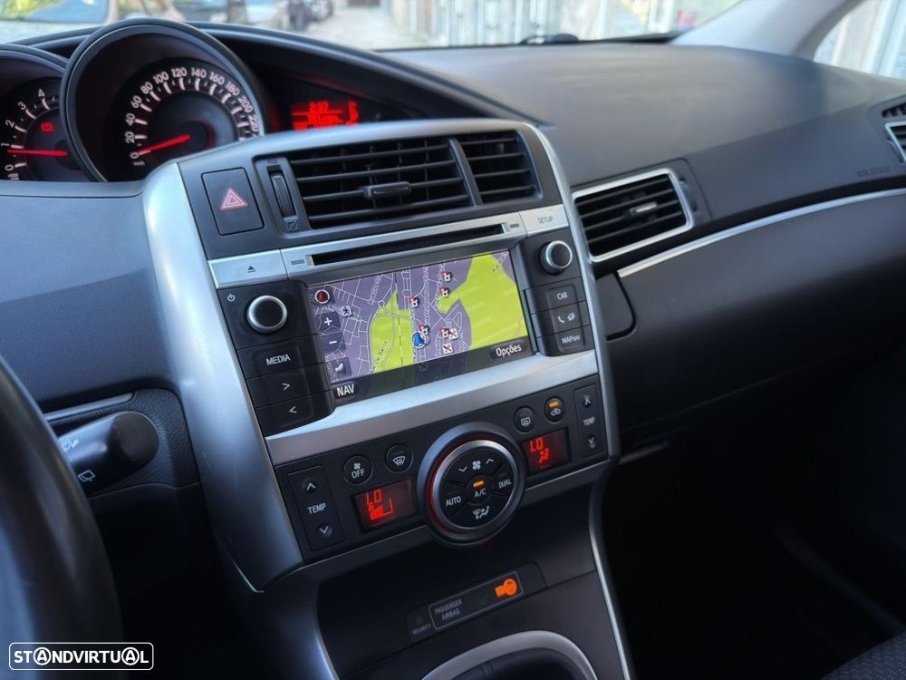 Toyota Verso 2.0 D-4D Exclusive+GPS - 21