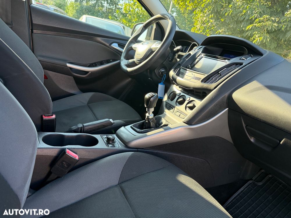 Ford Focus 1.6 TDCI DPF Trend - 9