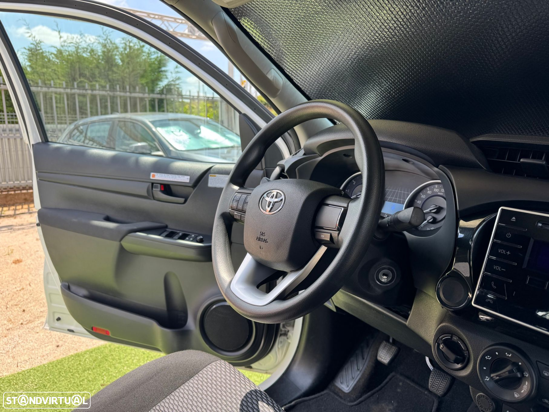 Toyota Hilux 2.4 D-4D 4WD CD CM - 25