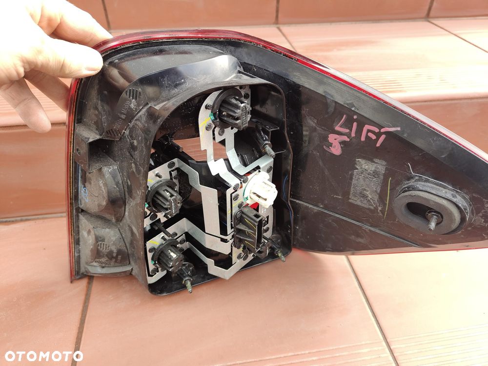 MERCEDES ML W164 LIft 08-11 Lampa Tylna Lewa Prawa Tył - 14