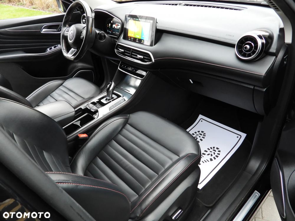 MG EHS Luxury - 30
