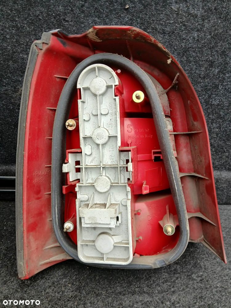 Audi A4 B5 Kombi lampa tylna lewa, prawa - 5
