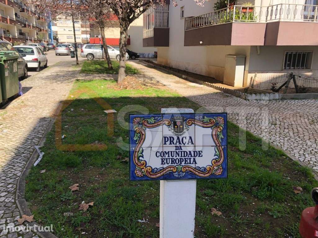 Garagem espaçosa para venda em Nossa Senhora de Fátima, Entroncamento - Grande imagem: 3/8