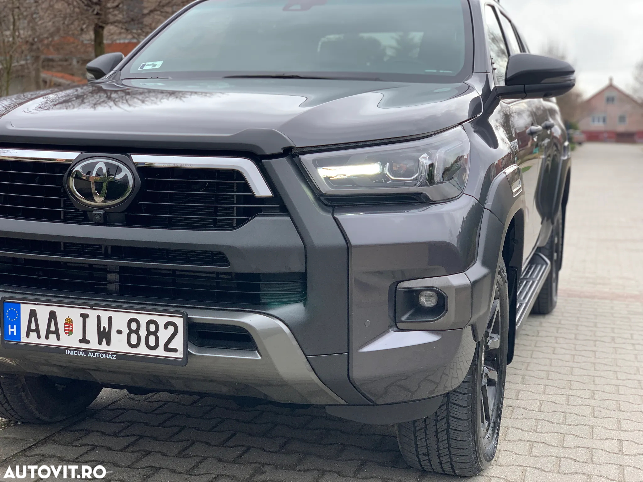 Toyota Hilux 2.8D 204CP 4x4 Double Cab AT Invincible Color Edition - 2