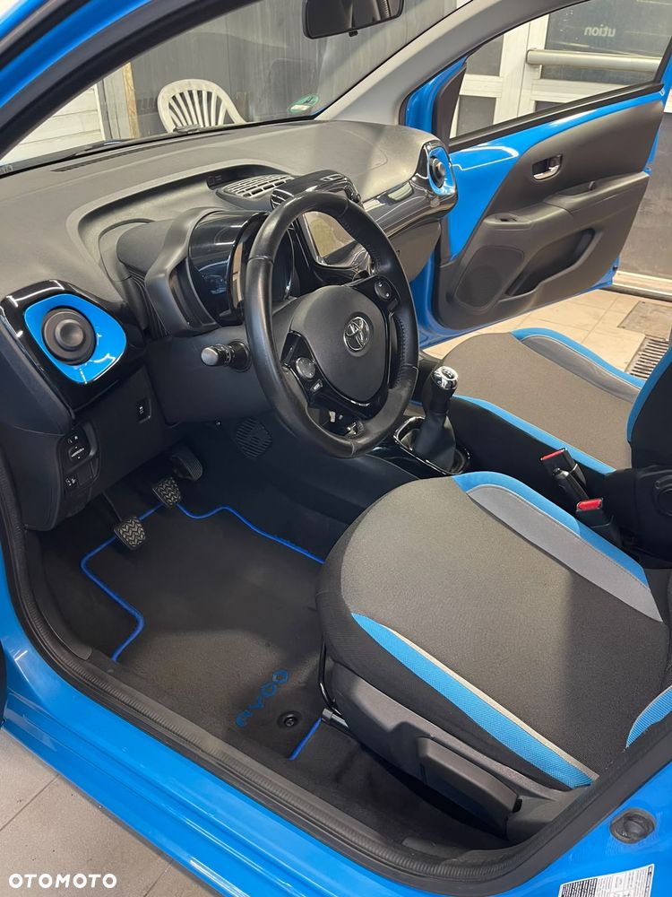 Toyota Aygo x-clusiv - 23