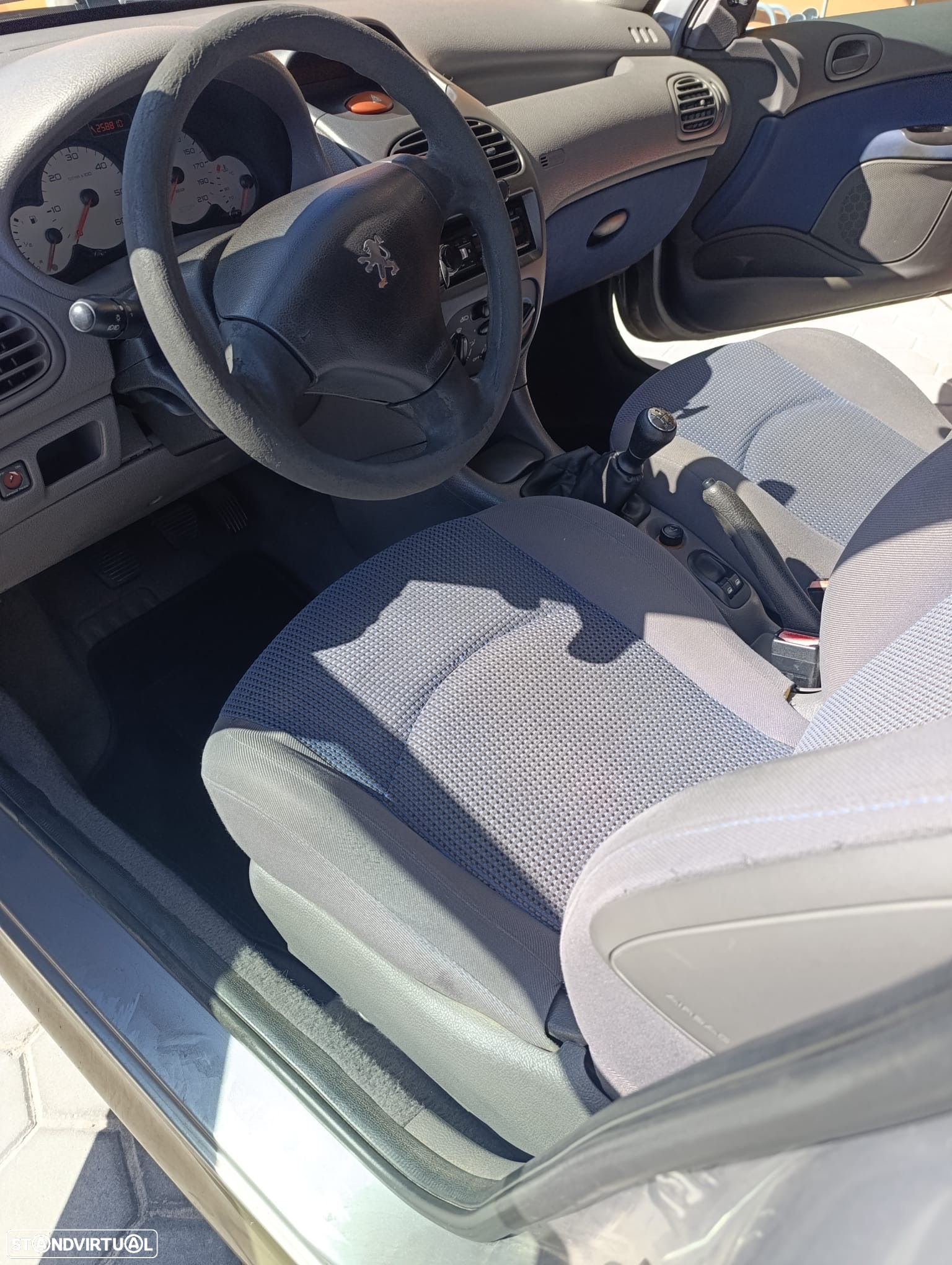 Peugeot 206 - 10