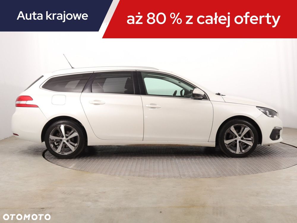 Peugeot 308 - 8