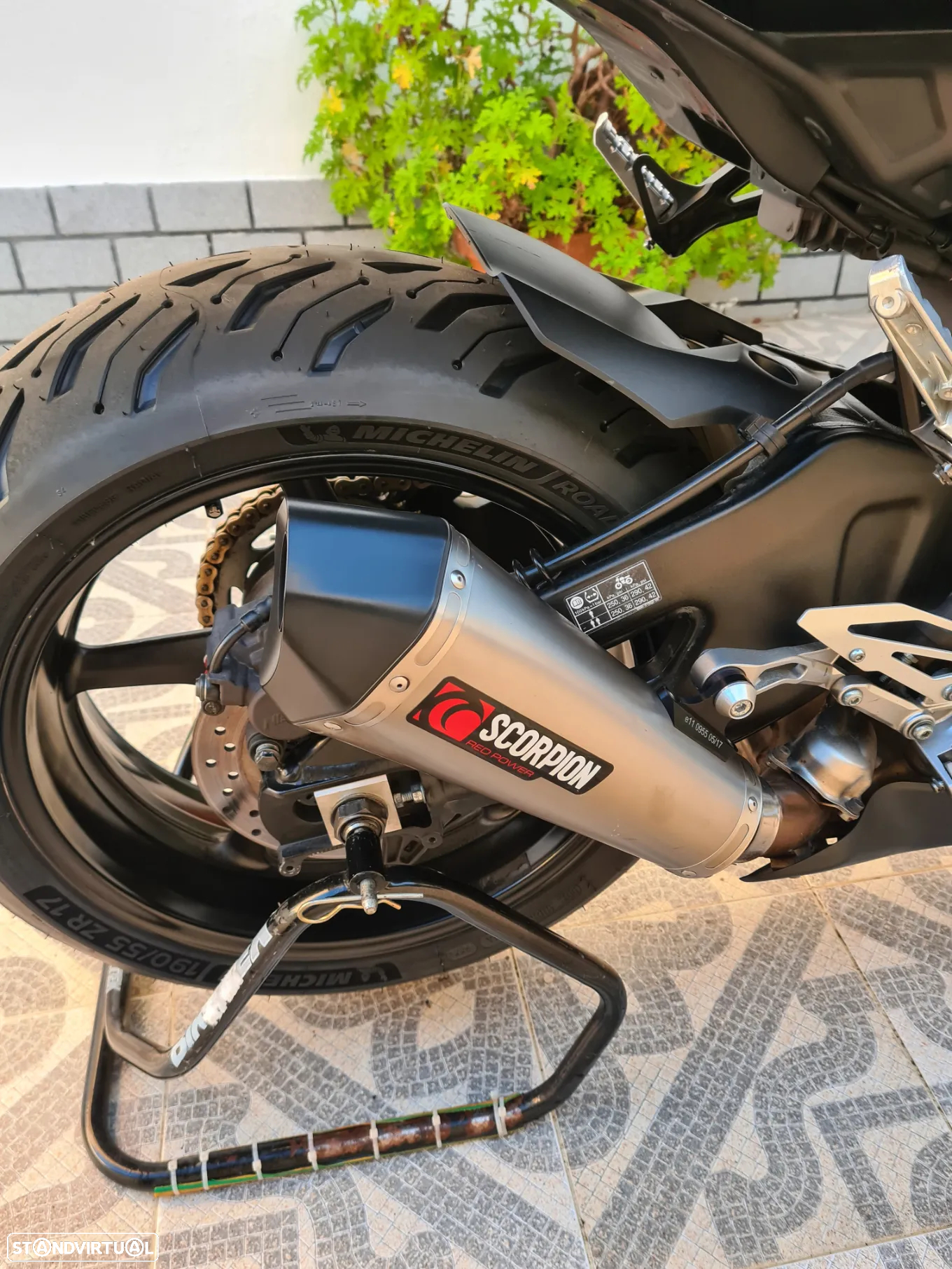 Yamaha MT-10 Preta mate - 3