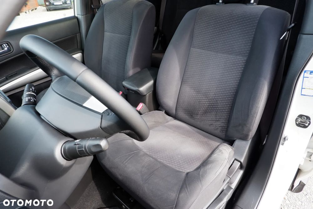 Nissan X-Trail 2.0 dCi 4x4 DPF Automatik SE - 28