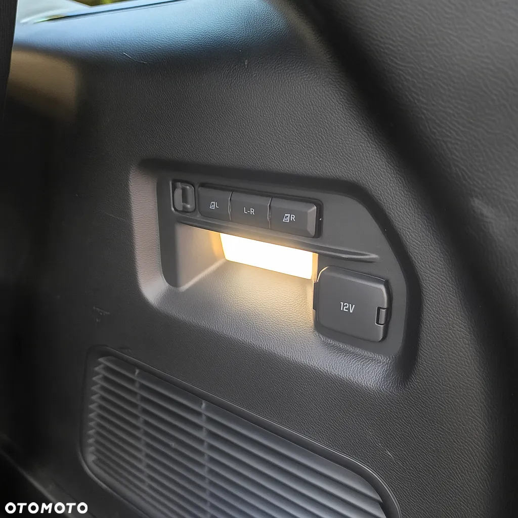 Ford Explorer - 22