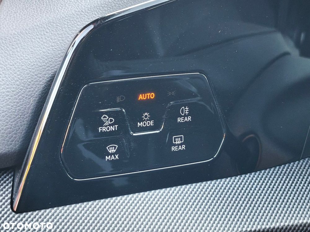 Volkswagen Golf - 20