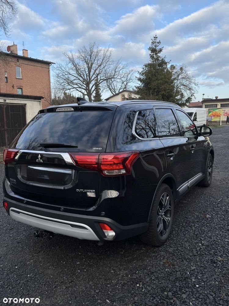 Mitsubishi Outlander 2.0 Instyle Navi 4WD CVT - 7